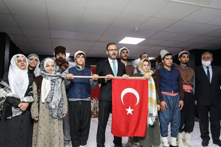 GENÇLİK VE SPOR BAKANI KASAPOĞLU VAN