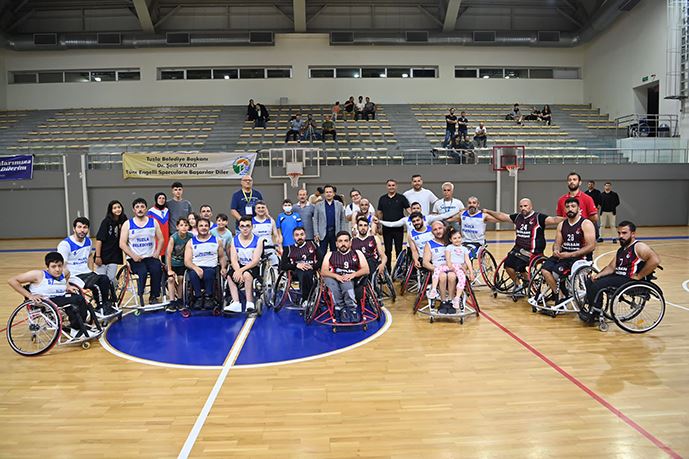 BAŞKAN YAZICI, “TUZLA HALKIYLA SPORCULARIMIZIN YANINDAYIZ”