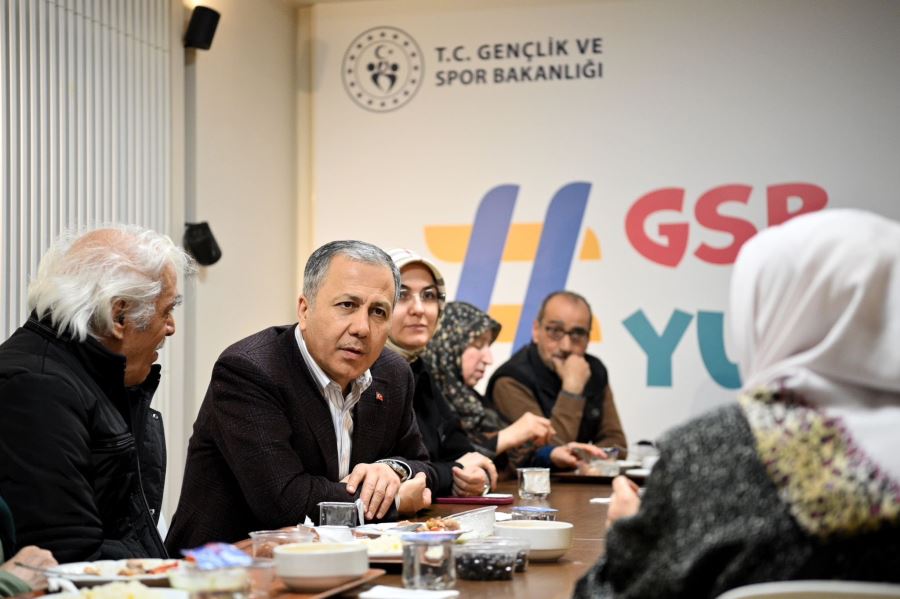 VALİ YERLİKAYA, DEPREMZEDELER İLE İFTARDA BİR ARAYA GELDİ