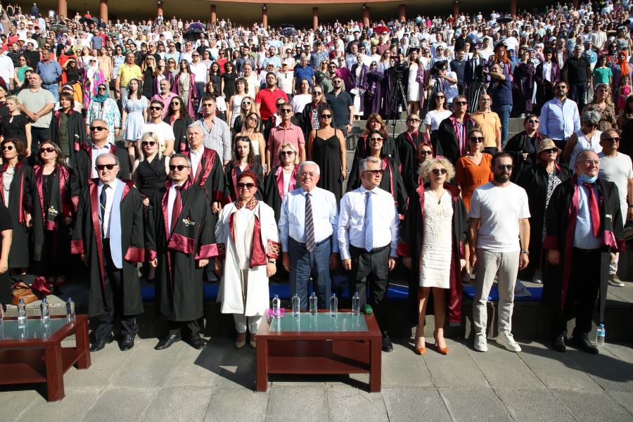 MALTEPE ÜNİVERSİTESİ’NDE MEZUNİYET  COŞKUSU   