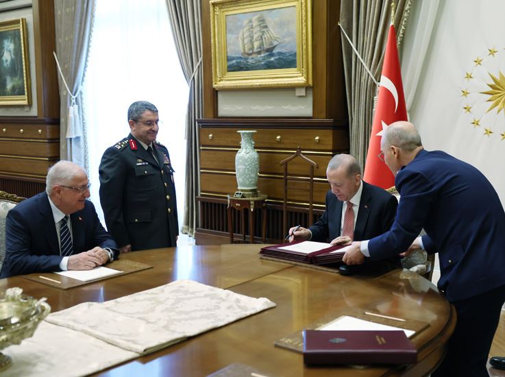 CUMHURBAŞKANI ERDOĞAN, YÜKSEK ASKERÎ ŞÛRA KARARLARINI İMZALADI