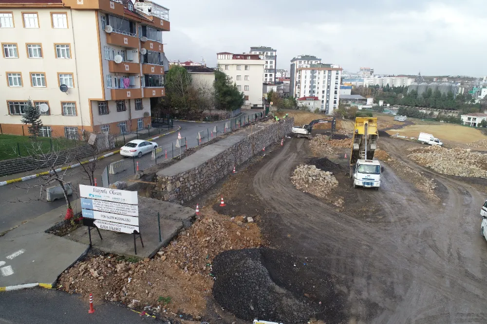 PENDİK’TE TRAFİĞİ RAHATLATACAK ULUHAN CADDESİ ÇALIŞMALARI HIZLA İLERLİYOR