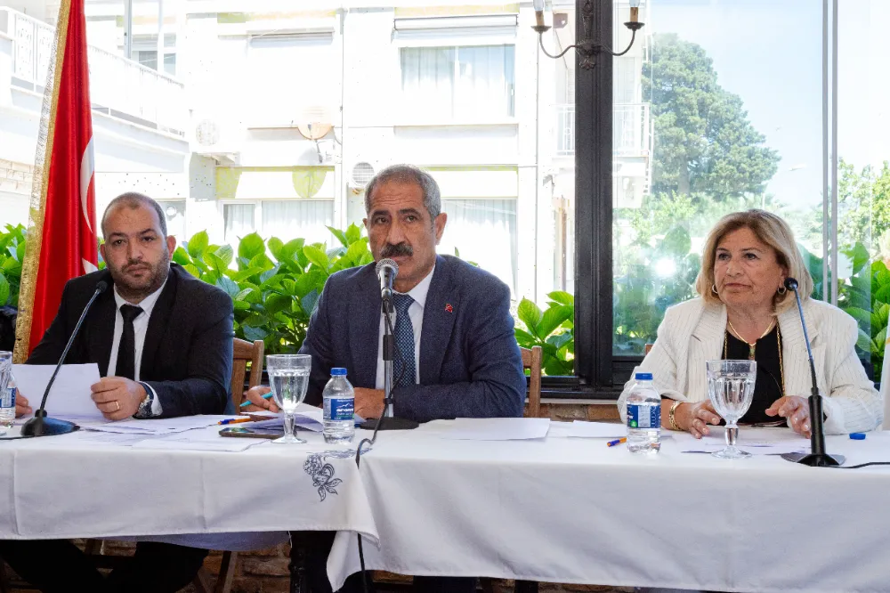 ADALAR BELEDİYESİ MECLİS TOPLANTISINI ADALILARLA BERABER YAPTI