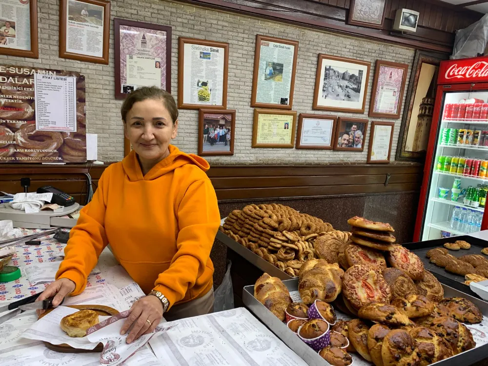 65 YILLIK SİMİT GELENEĞİ: GALATA SİMİTÇİSİ VE FİLİZ ÖZDEMİR’İN HİKAYESİ