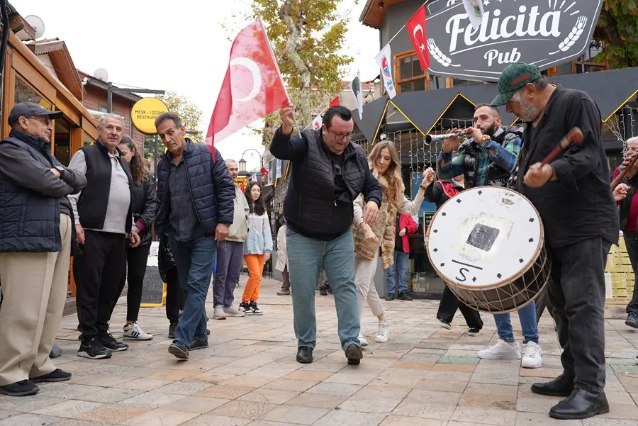 BEŞÇEŞMELER MEYDANI, MÜBADİL DAVULLARIYLA YANKILANDI
