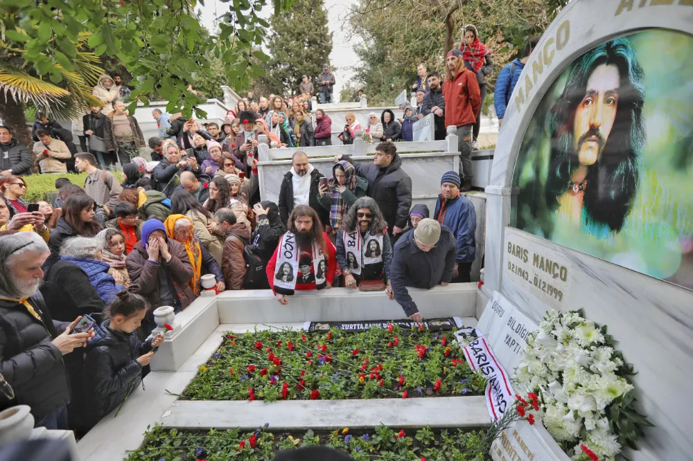 İETT’DEN BARIŞ MANÇO’YA VEFA OTOBÜSÜ