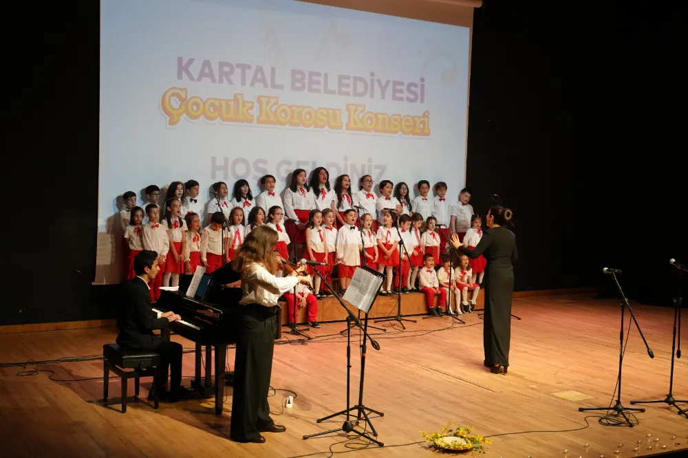 ÇOCUK KOROSU DİNLEYENLERİ MEST ETTİ