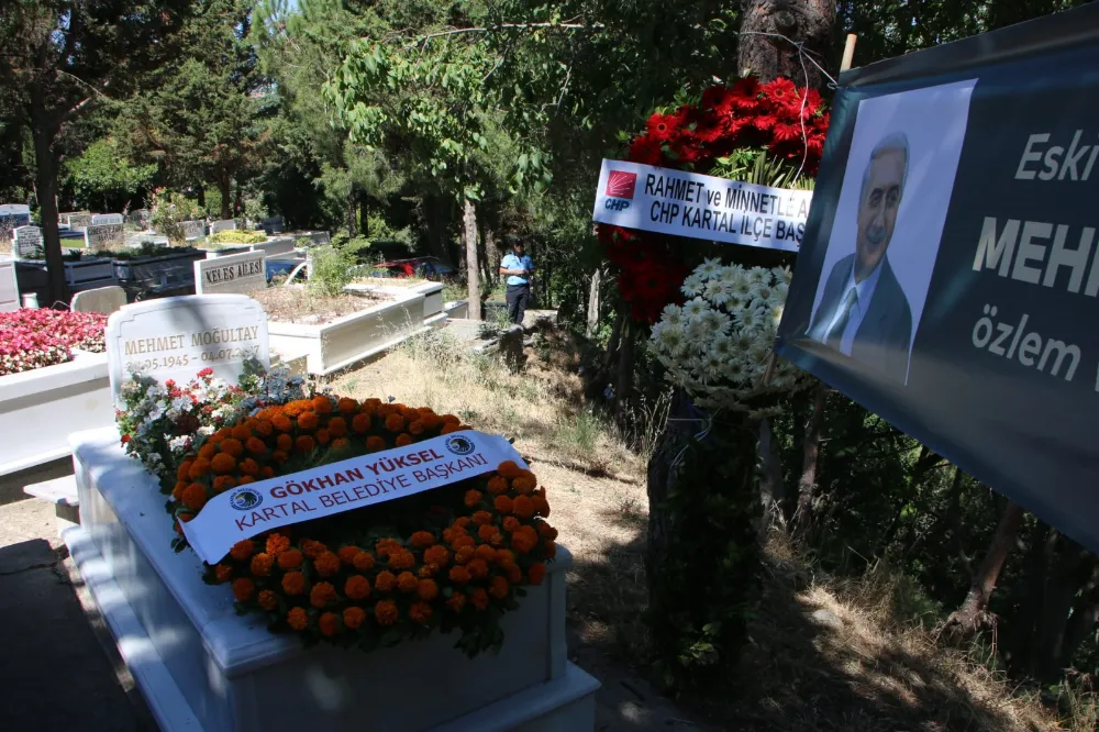  MEHMET MOĞULTAY KABRİ BAŞINDA ANILDI