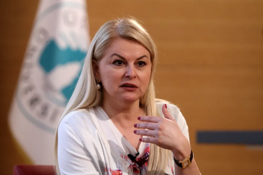 PROF. DR. DENİZ ÜLKE KAYNAK: 