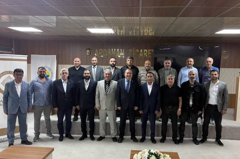 ARDAHAN ATSO’DA SEÇİM ÖNCESİ İLK BÜYÜK KARE: ÇETİN DEMİRCİ KADROSUYLA SAHAYA ÇIKTI